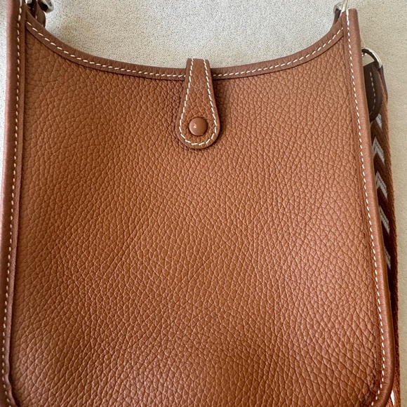 Hermes Mini evelyn bag in gold 2023 - Picture 3 of 8